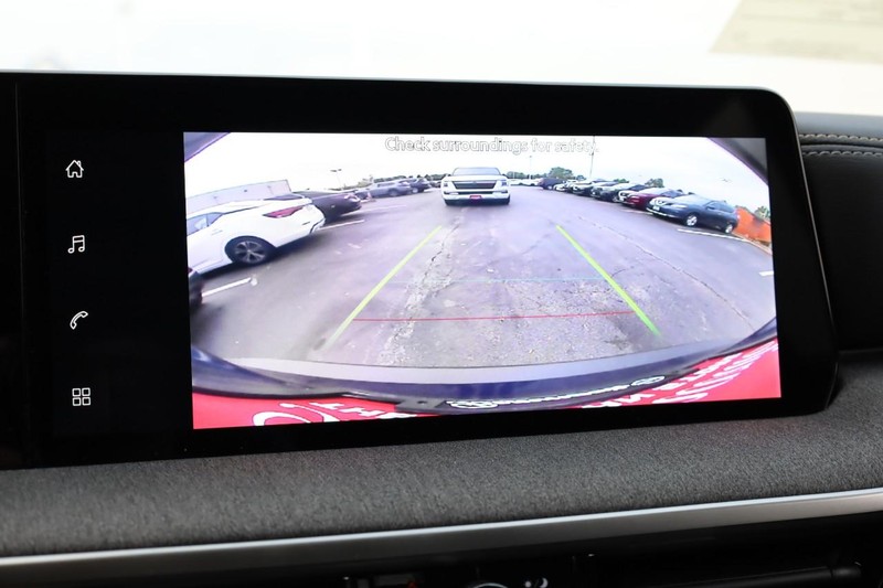 Nissan Kicks Vehicle Image 12