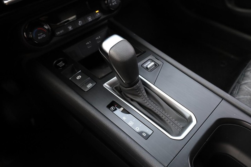 Nissan Kicks Vehicle Image 16