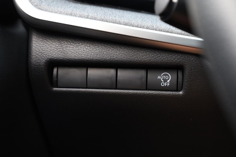 Nissan Kicks Vehicle Image 19