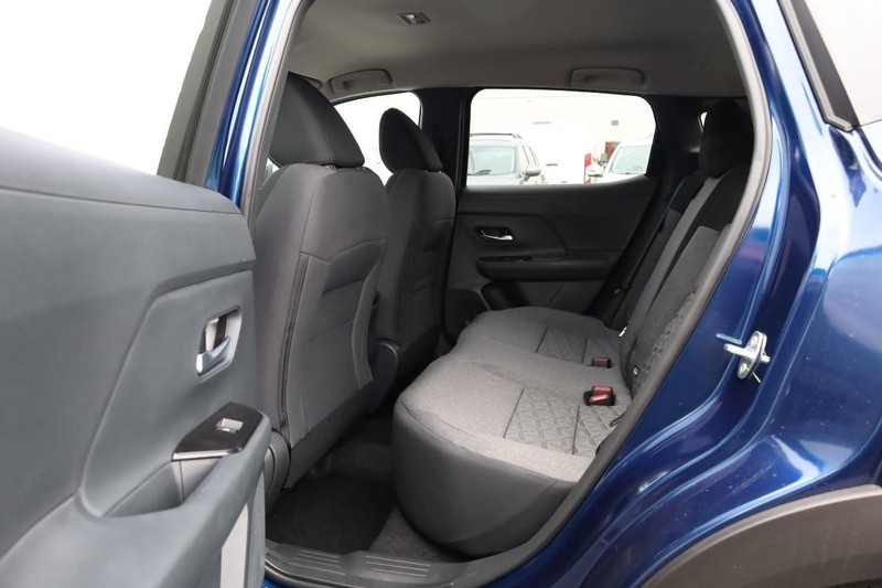 Nissan Kicks Vehicle Image 21