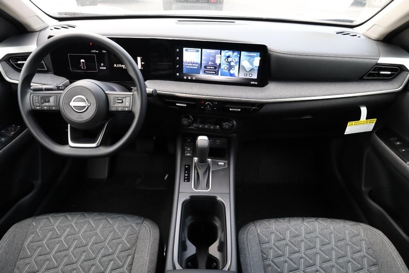 Nissan Kicks Vehicle Image 22