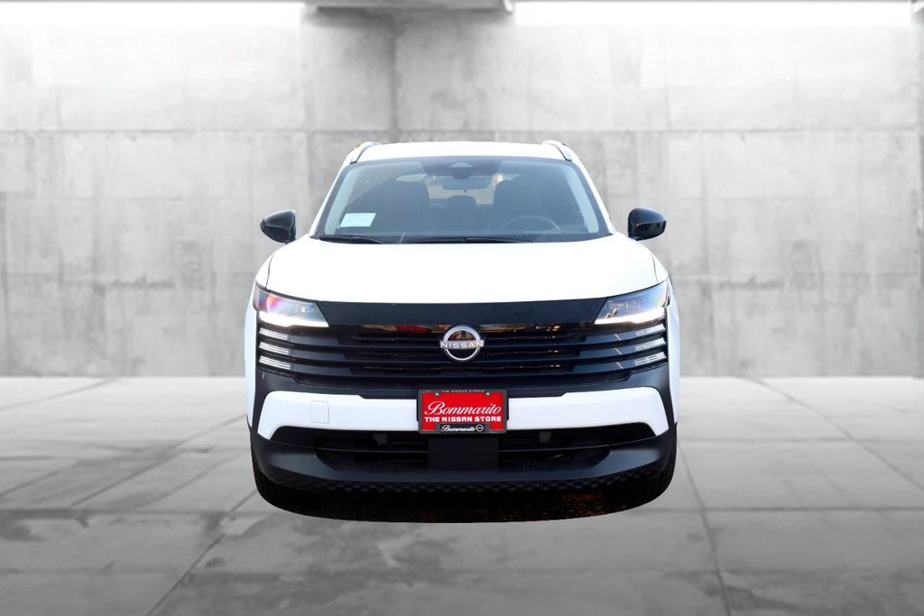 Nissan Kicks Vehicle Image 04