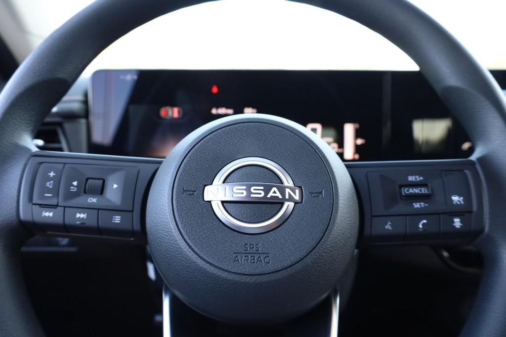 Nissan Kicks Vehicle Image 09