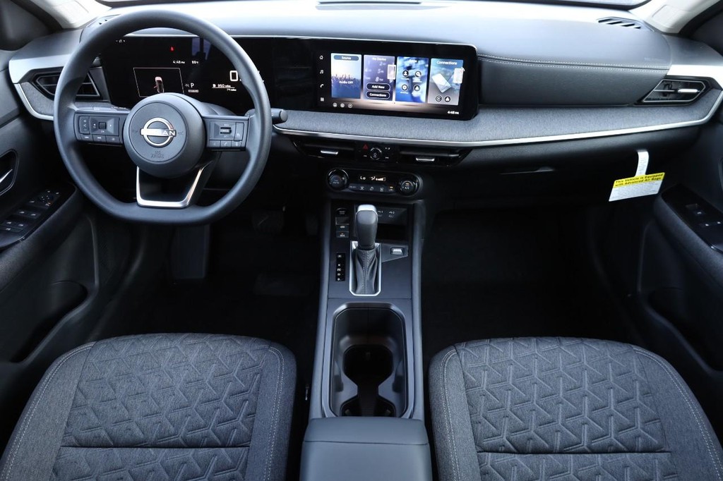 Nissan Kicks Vehicle Image 22