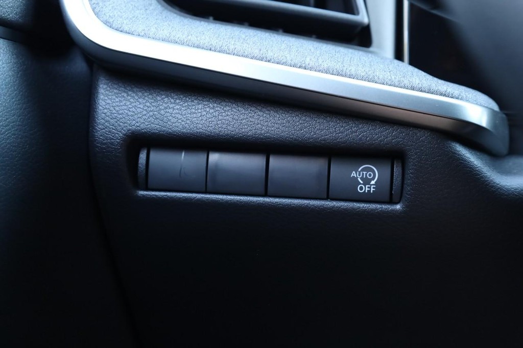 Nissan Kicks Vehicle Image 19