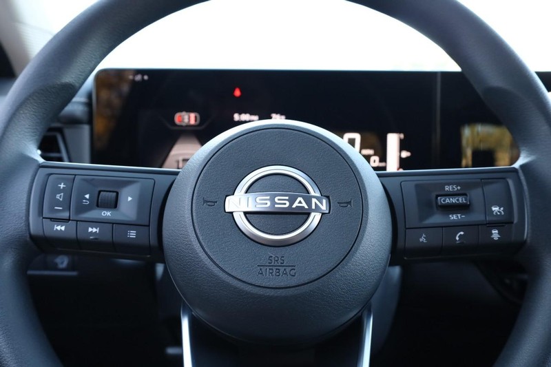 Nissan Kicks Vehicle Full-screen Gallery Image 9