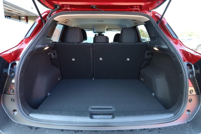 Nissan Kicks Vehicle Full-screen Gallery Image 7