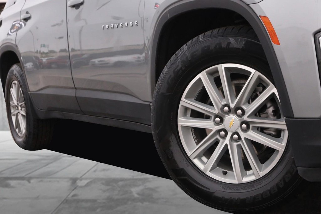 Chevrolet Traverse Vehicle Image 03