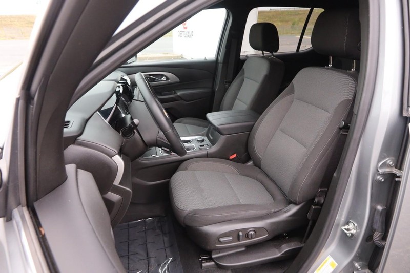 Chevrolet Traverse Vehicle Full-screen Gallery Image 09
