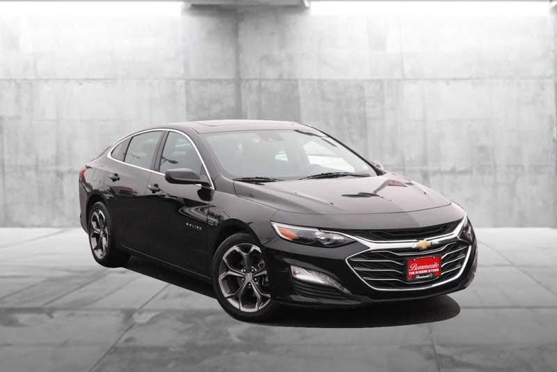 Chevrolet Malibu Vehicle Full-screen Gallery Image 02