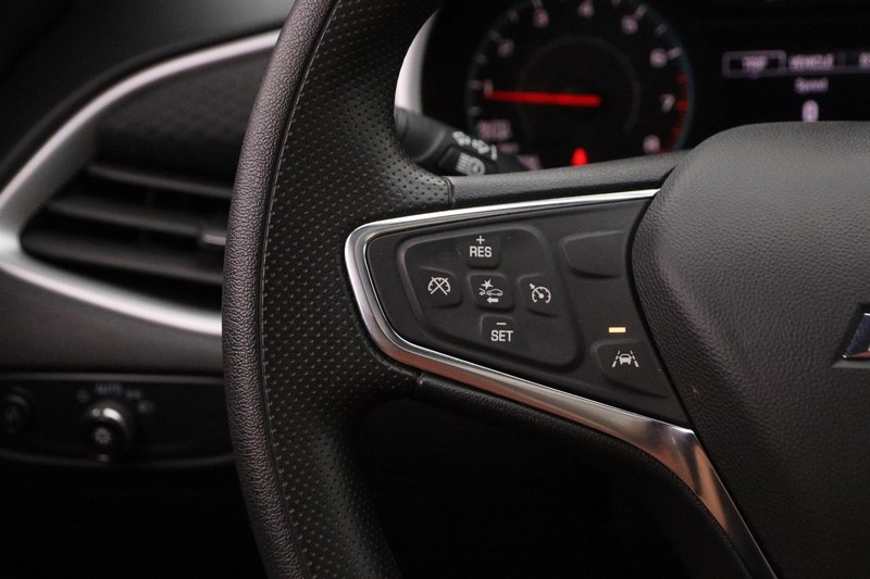 Chevrolet Malibu Vehicle Full-screen Gallery Image 12