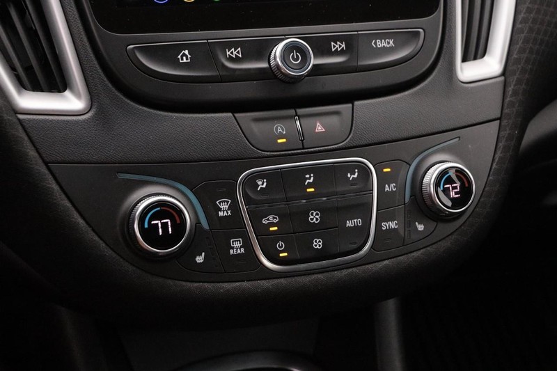 Chevrolet Malibu Vehicle Full-screen Gallery Image 18