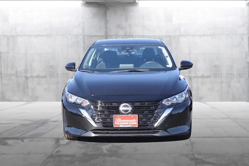 Nissan Sentra Vehicle Image 04