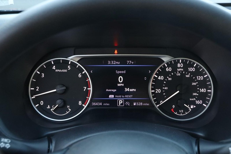 Nissan Sentra Vehicle Image 13