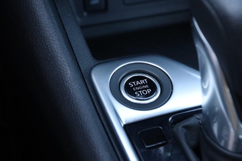 Nissan Sentra Vehicle Image 14