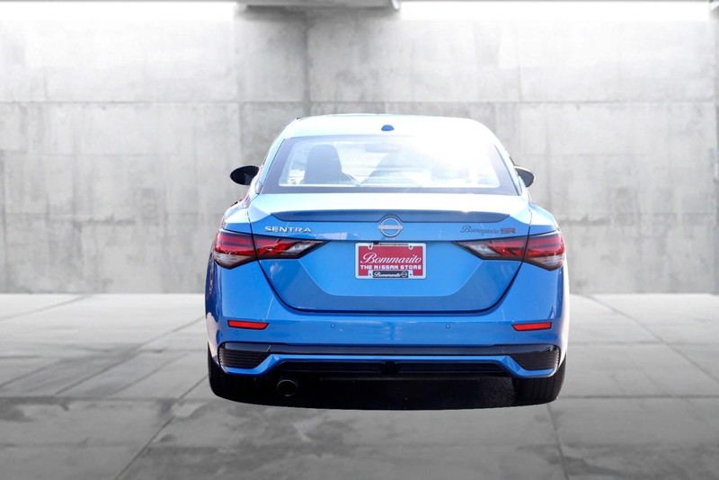 Nissan Sentra Vehicle Full-screen Gallery Image 6