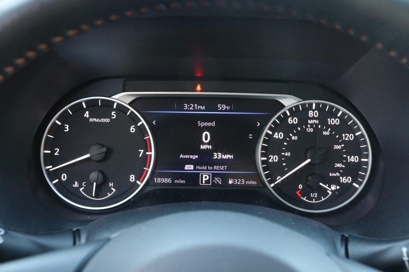 Nissan Sentra Vehicle Full-screen Gallery Image 14