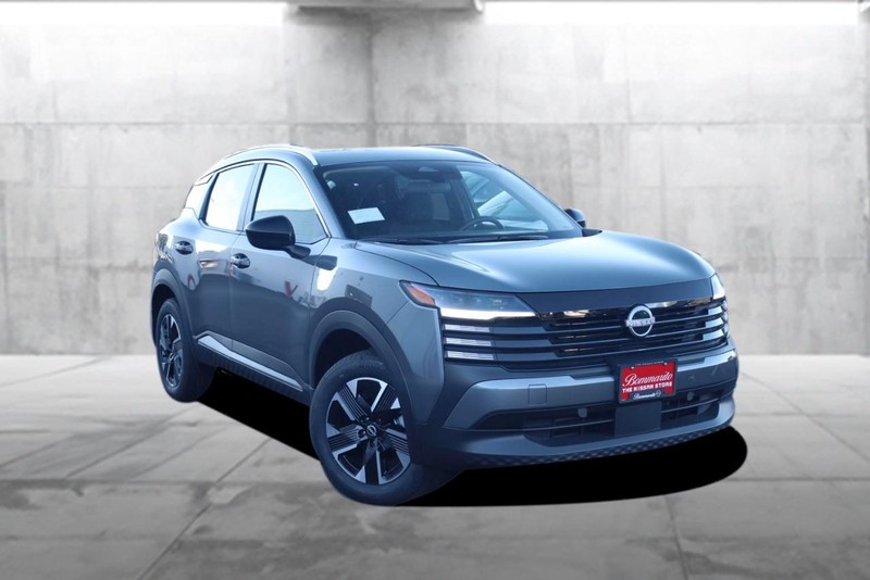 Nissan Kicks Vehicle Image 02