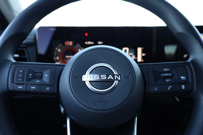 Nissan Kicks Vehicle Image 09