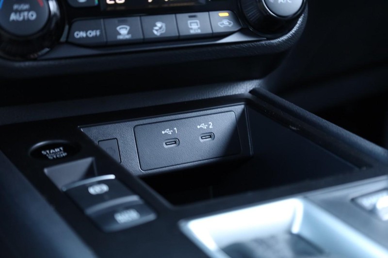 Nissan Kicks Vehicle Image 15