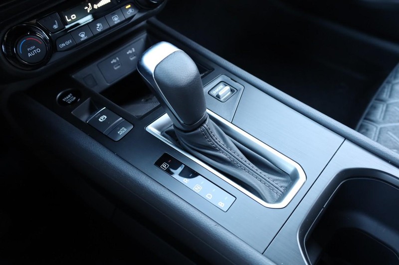 Nissan Kicks Vehicle Image 16