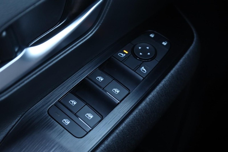 Nissan Kicks Vehicle Image 18