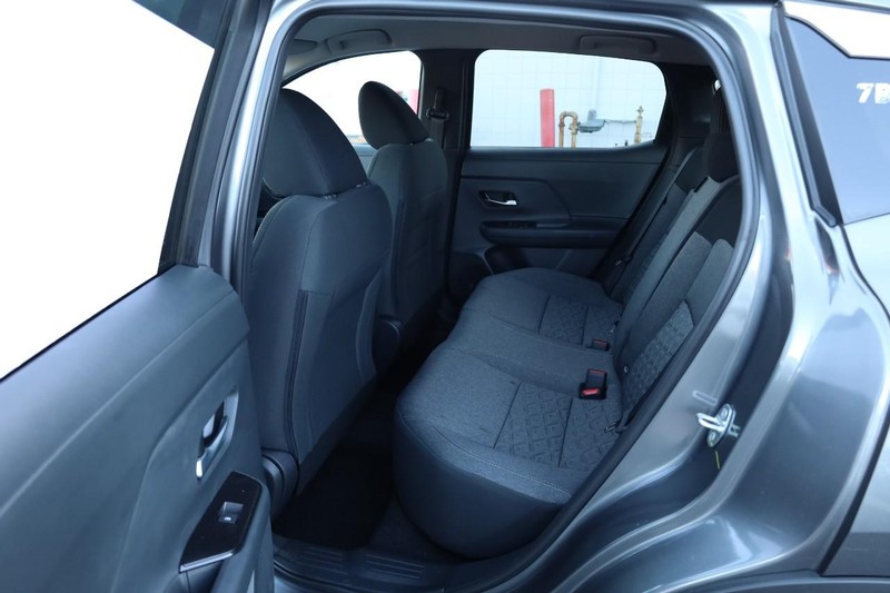 Nissan Kicks Vehicle Image 20