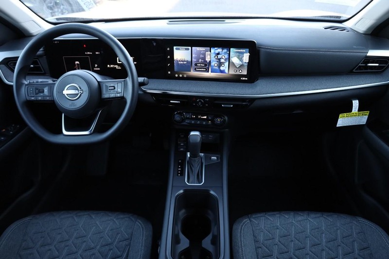 Nissan Kicks Vehicle Image 21