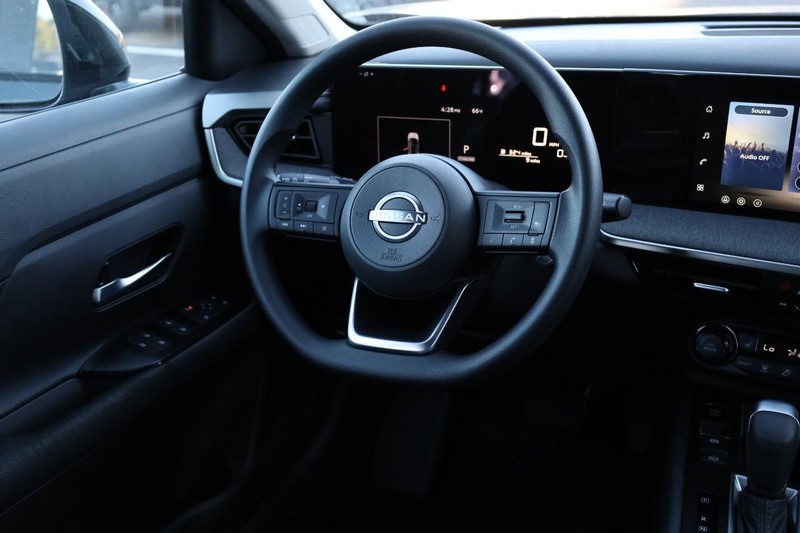 Nissan Kicks Vehicle Image 22