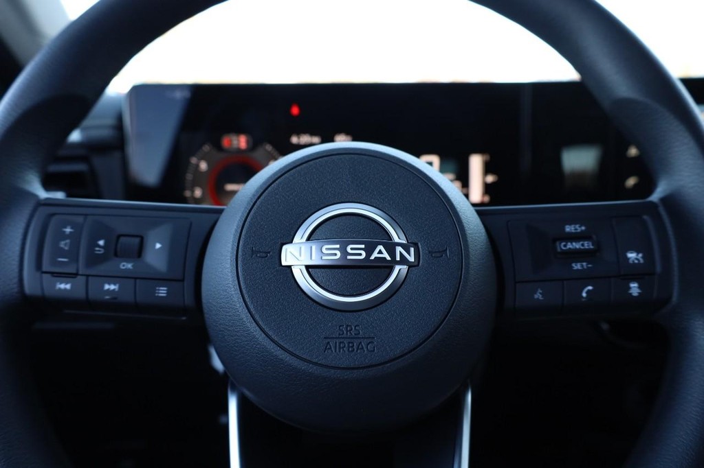 Nissan Kicks Vehicle Image 09