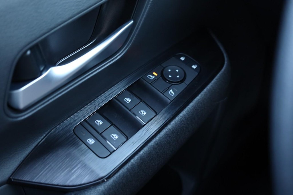 Nissan Kicks Vehicle Image 18