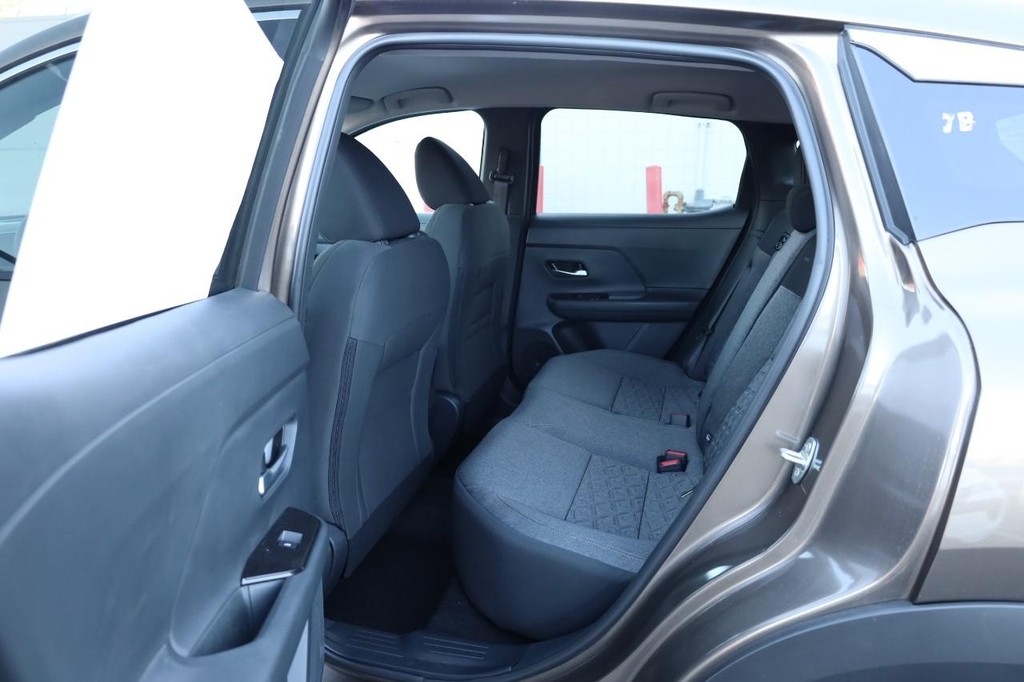 Nissan Kicks Vehicle Image 20