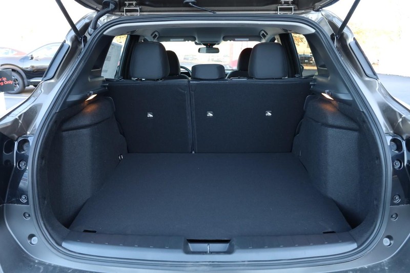 Nissan Kicks Vehicle Image 07