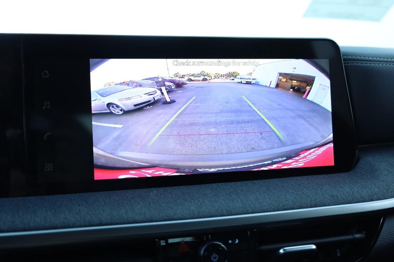 Nissan Kicks Vehicle Image 12