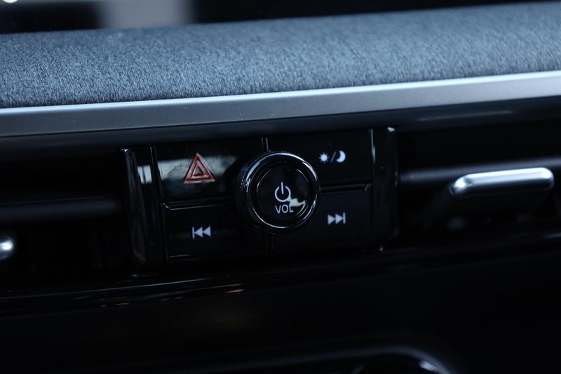 Nissan Kicks Vehicle Image 13