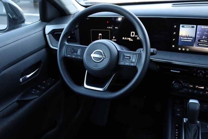 Nissan Kicks Vehicle Image 22