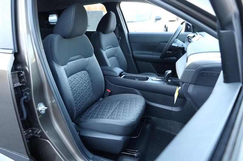 Nissan Kicks Vehicle Image 23