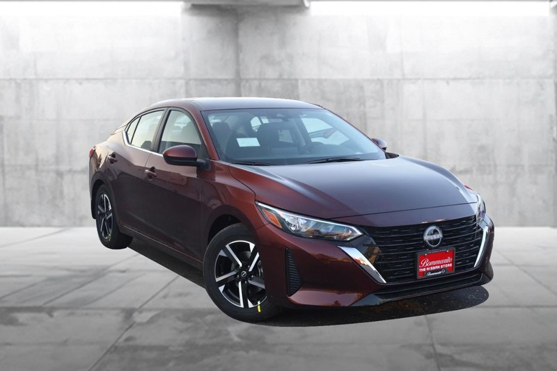 Nissan Sentra Vehicle Image 02