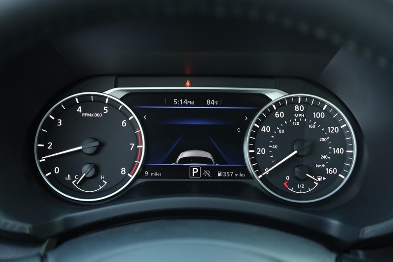 Nissan Sentra Vehicle Image 10