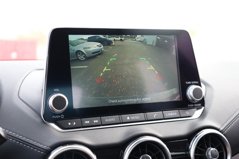 Nissan Sentra Vehicle Image 12