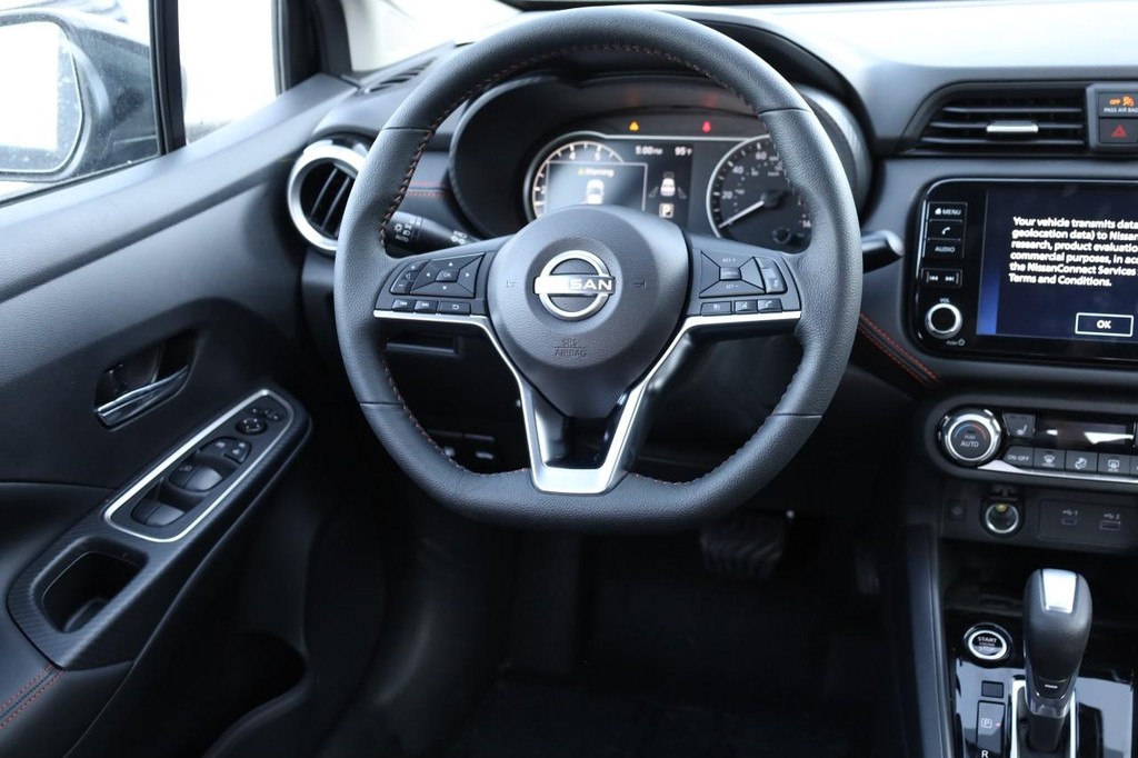 Nissan Versa Vehicle Image 22