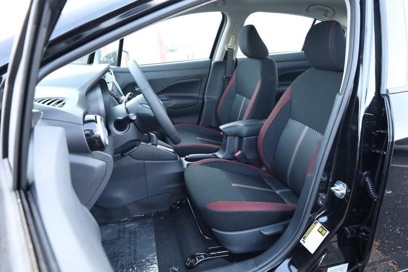 Nissan Versa Vehicle Image 08