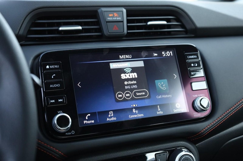 Nissan Versa Vehicle Image 11