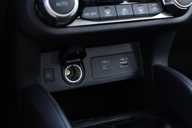 Nissan Versa Vehicle Image 14