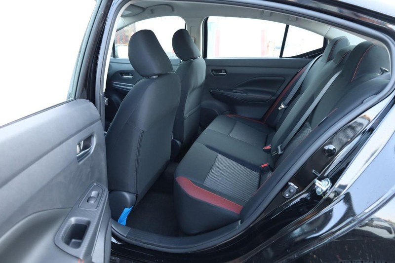 Nissan Versa Vehicle Image 19