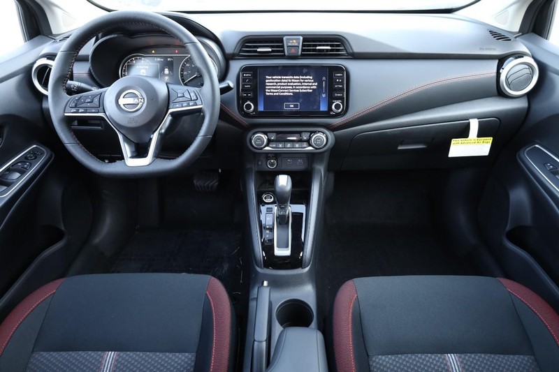 Nissan Versa Vehicle Image 21