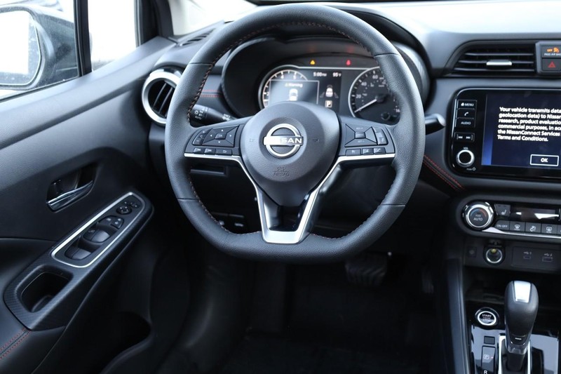 Nissan Versa Vehicle Image 22