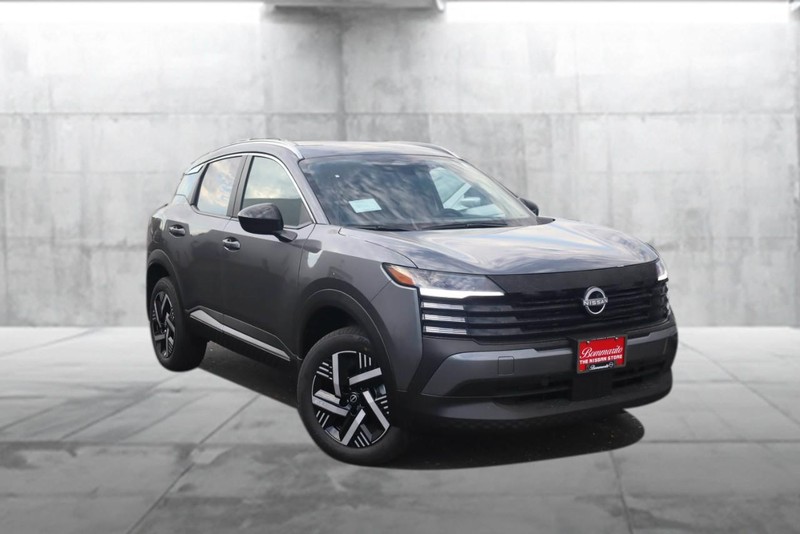 Nissan Kicks Vehicle Image 02