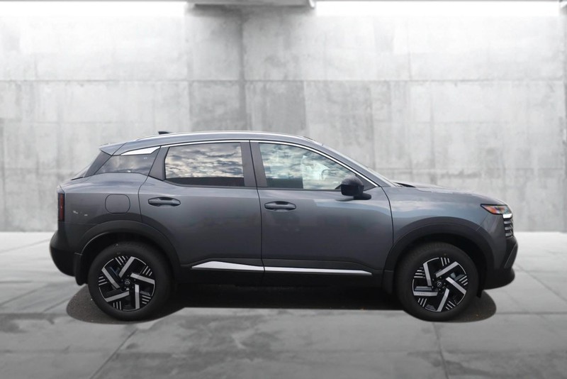 Nissan Kicks Vehicle Image 05