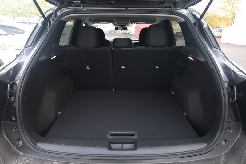 Nissan Kicks Vehicle Image 07